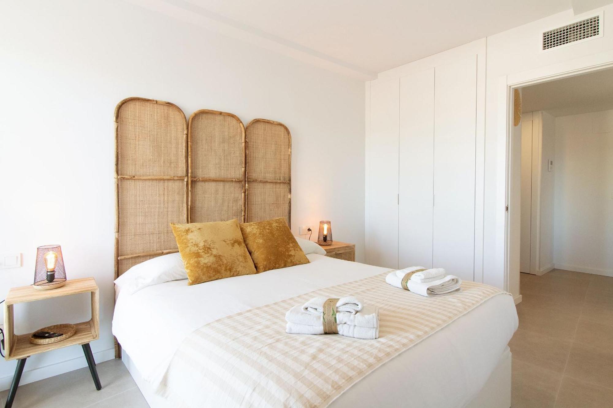 Global Properties, Apartamento Con Terraza Y Vistas Al Mar Y A La Montana Canet d'En Berenguer Екстериор снимка